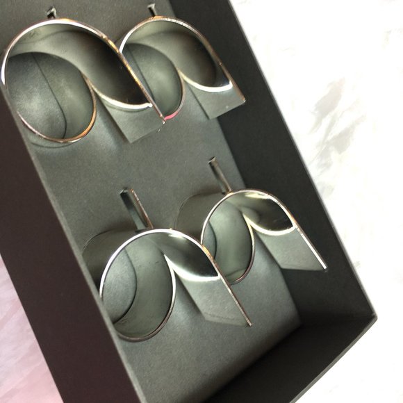 Wedgewood Silver Abstract Contempory Napkin Rings Set of 4 NWT - Picture 6 of 15